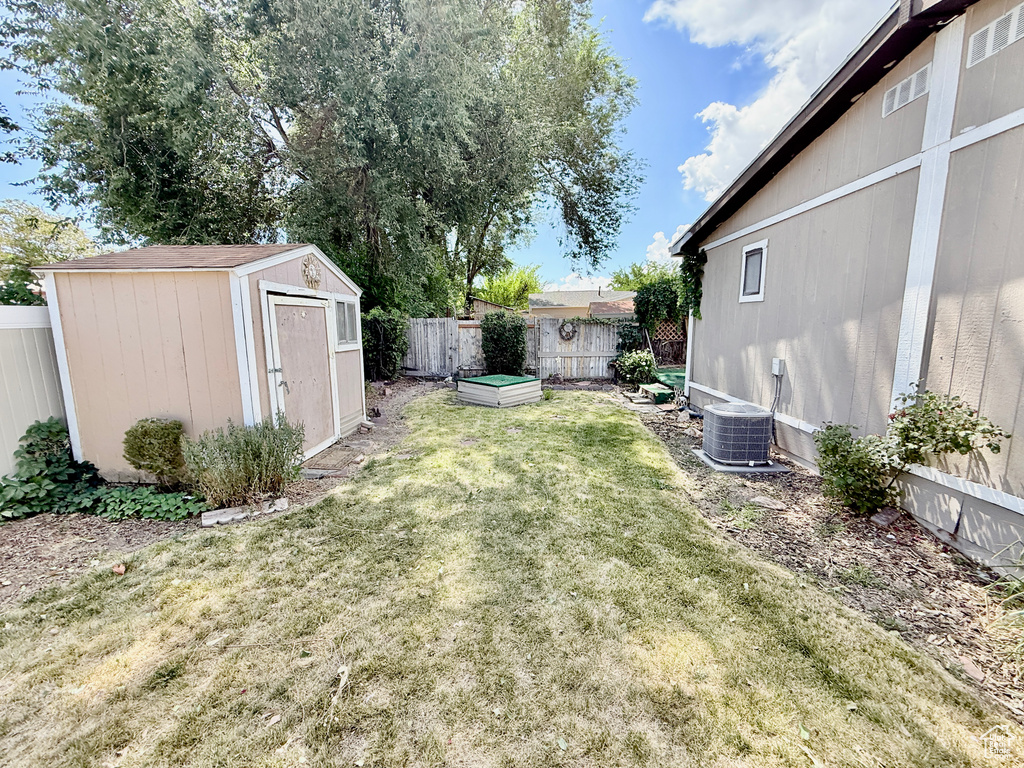 Photo 5 for MLS #2109979 at 3017 S Jamboree St #12