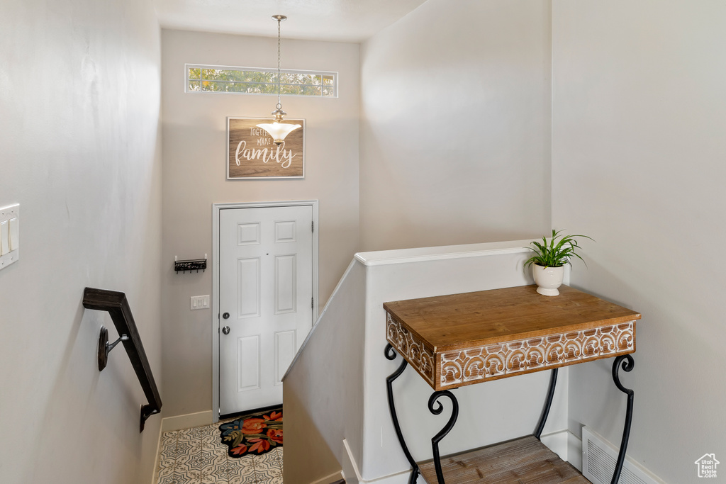 Photo 4 for MLS #2109987 at 335 Alford Ct