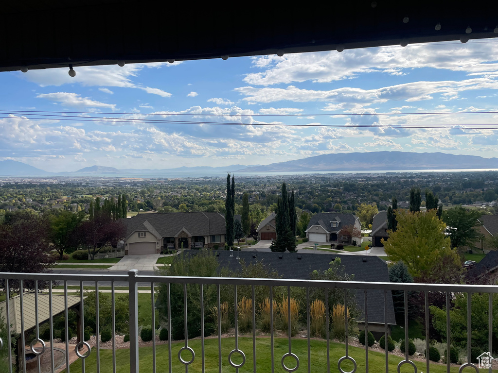 8905 N PINE HOLLOW DR. Cedar Hills, UT 84062