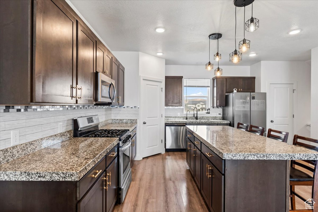 5286 N FOLKSTONE DR Eagle Mountain, UT 84005