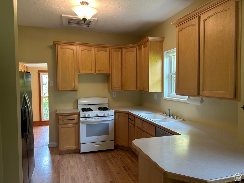 Photo 7 for MLS #2110035 at 722 E 7th Ave
