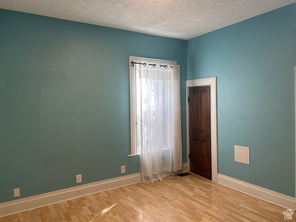 Photo 4 for MLS #2110035 at 722 E 7th Ave