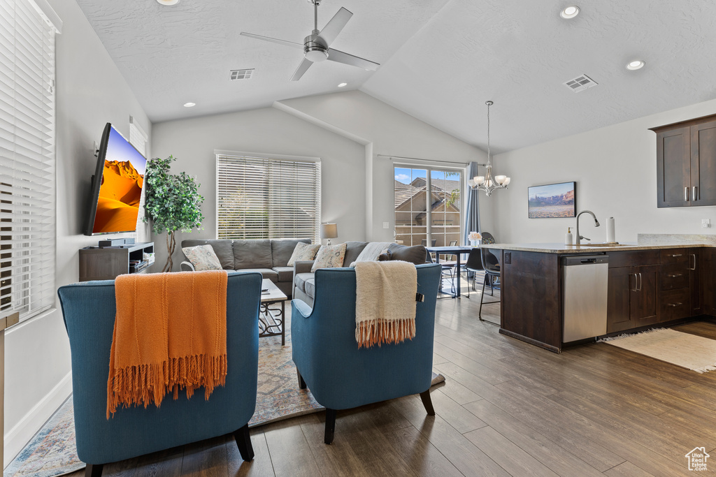 1914 E FIESTA LN Washington, UT 84780