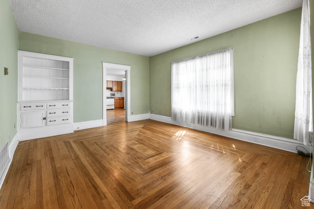 Photo 14 for MLS #2110047 at 55 S Main St