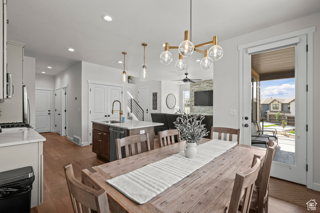 Photo 5 for MLS #2110069 at 498 W Glenview Loop