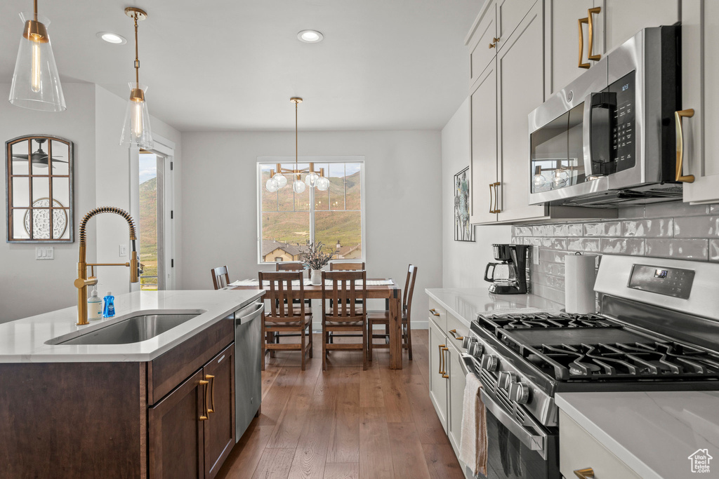 Photo 6 for MLS #2110069 at 498 W Glenview Loop