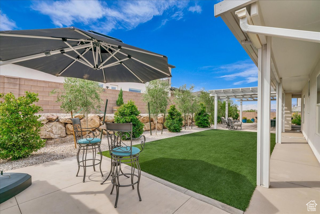 Photo 18 for MLS #2110084 at 1434 E Black Brush Dr