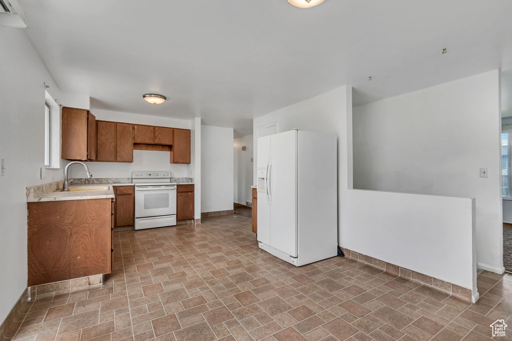 Photo 5 for MLS #2110088 at 366 Belaire Cir