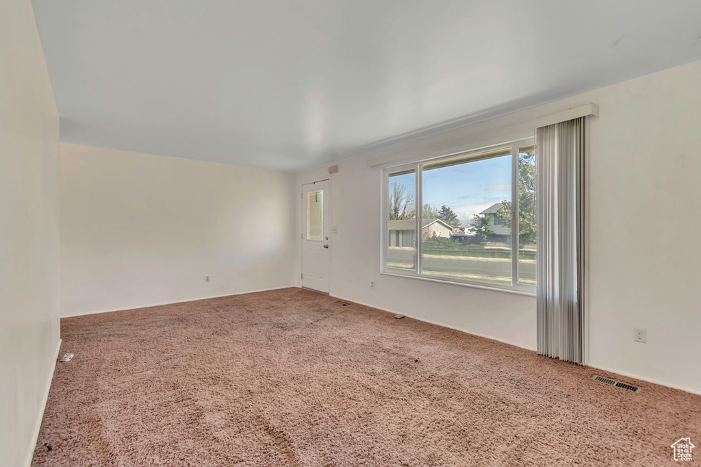 Photo 6 for MLS #2110088 at 366 Belaire Cir