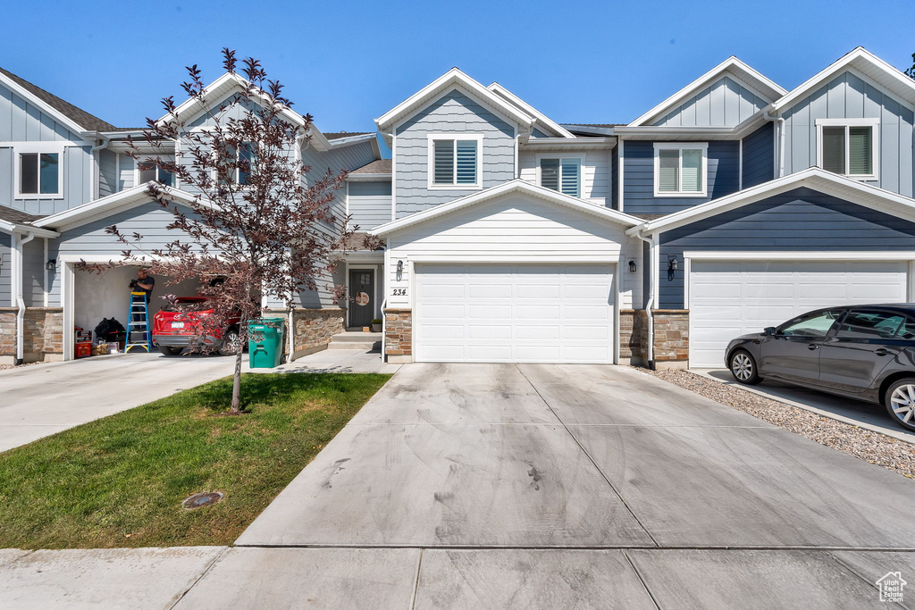 Photo 2 for MLS #2110102 at 2278 W 4175 South #234