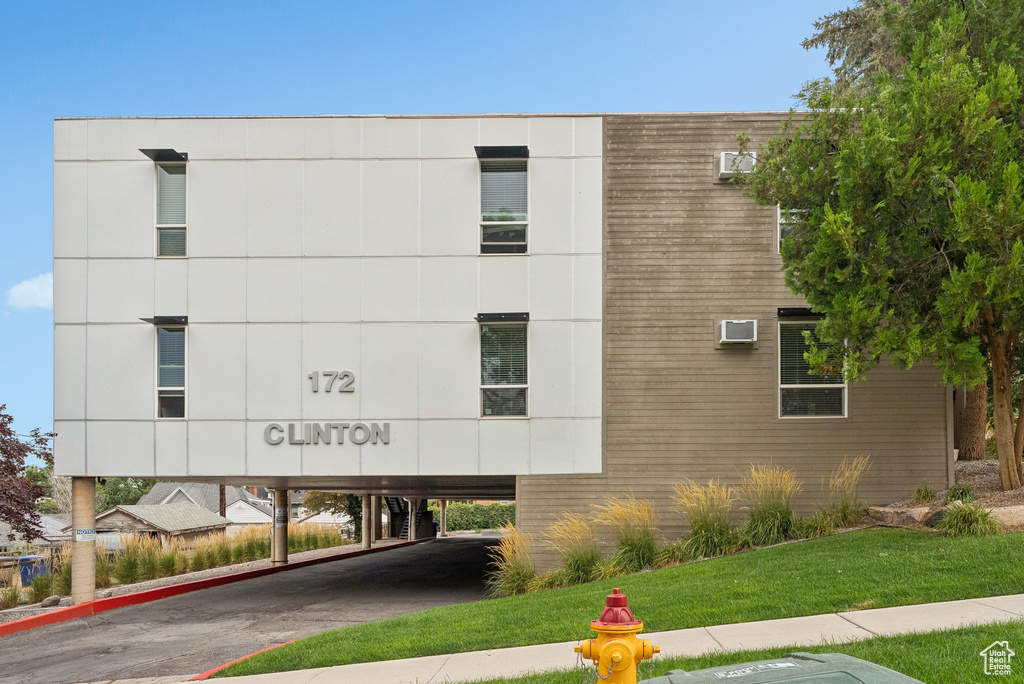 Photo 10 for MLS #2110104 at 172 W Clinton Ave
