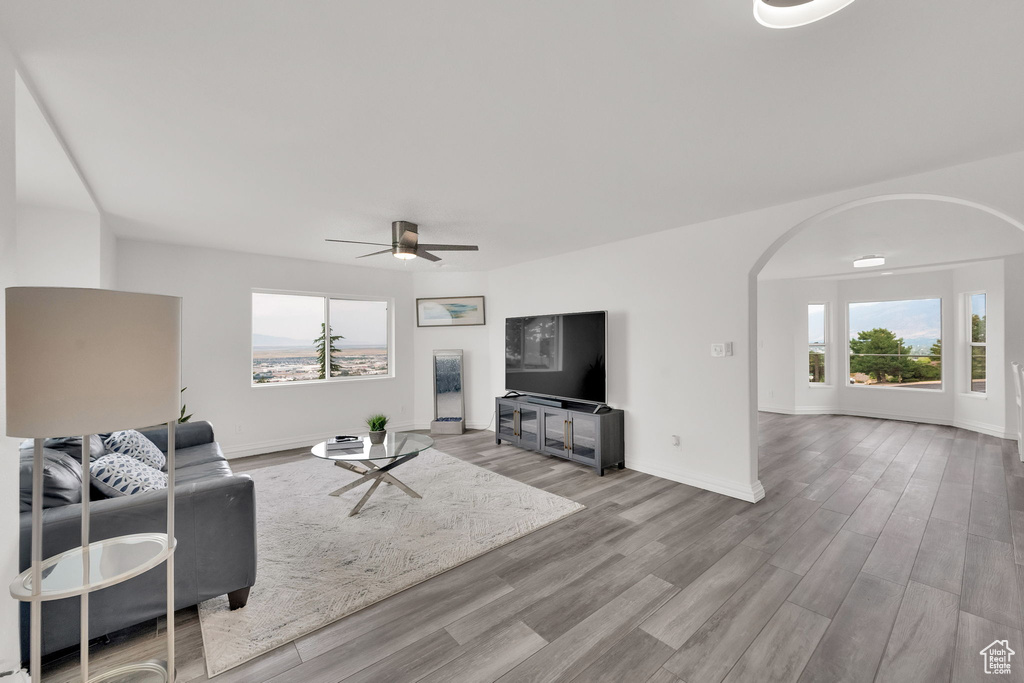 Photo 5 for MLS #2110110 at 585 E Marialana Way