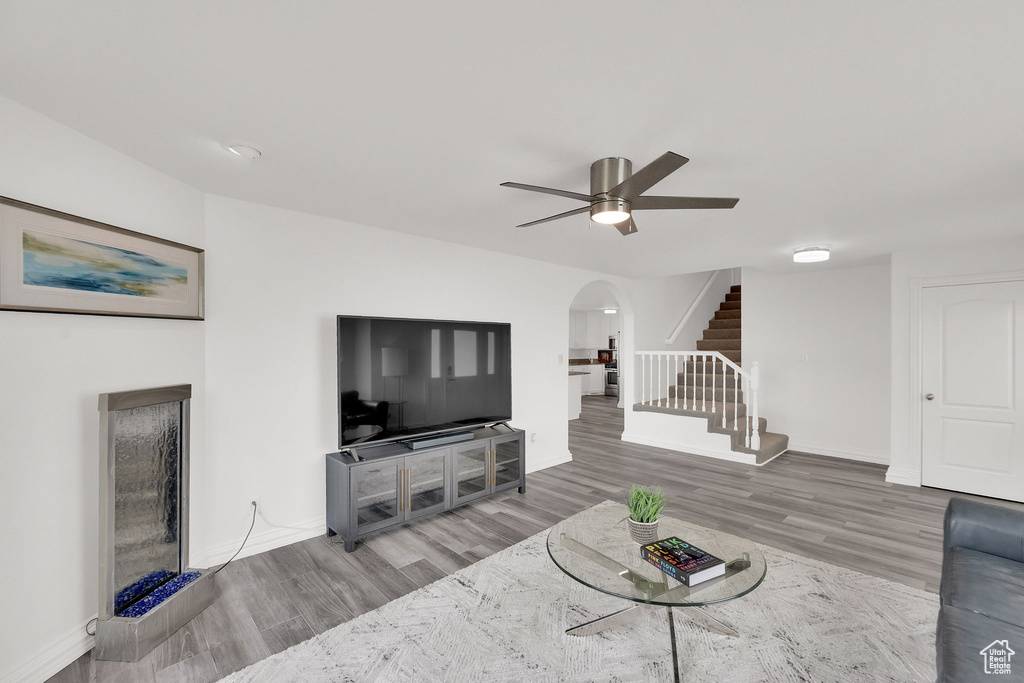 Photo 4 for MLS #2110110 at 585 E Marialana Way