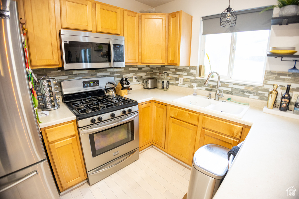 669 S 1250 W Lehi, UT 84043