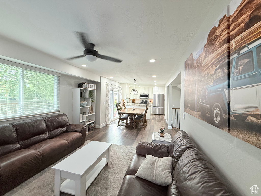 4923 W SILVERTIP DR Kearns, UT 84118