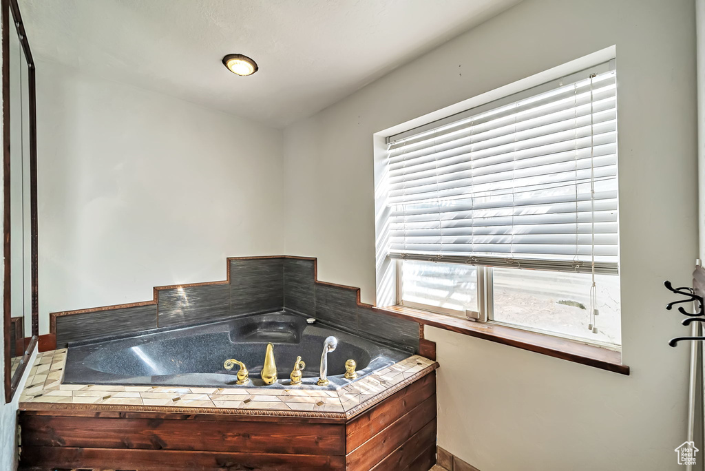 Photo 22 for MLS #2110142 at 1701 E Sunrise Dr