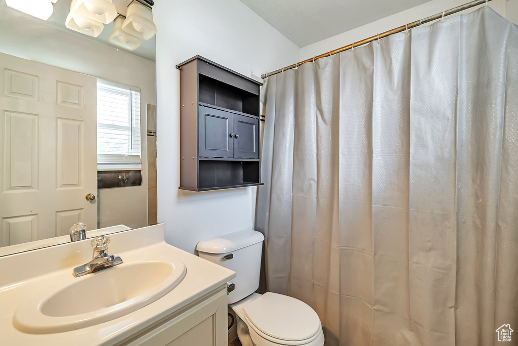 Photo 13 for MLS #2110142 at 1701 E Sunrise Dr