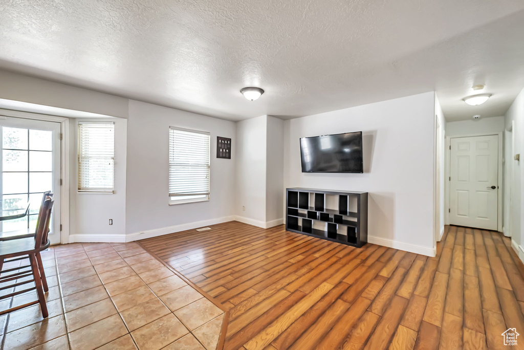 Photo 4 for MLS #2110142 at 1701 E Sunrise Dr