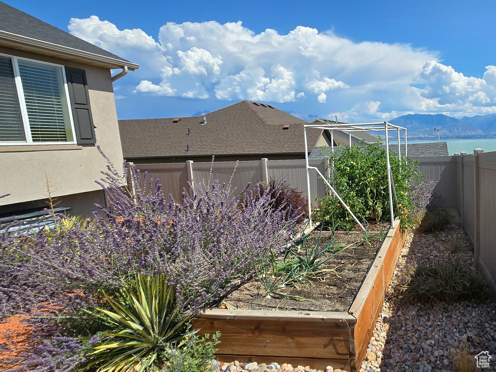 203 W CARACARA ST Saratoga Springs, UT 84045