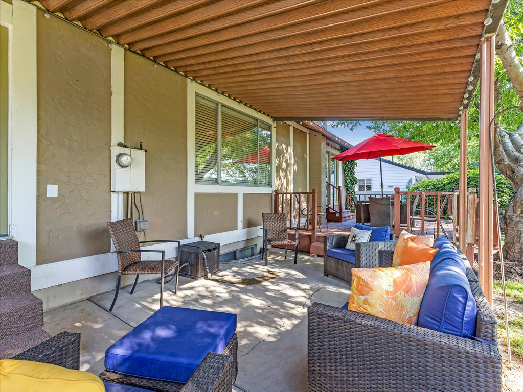 6222 S WESTBROOK DR Taylorsville, UT 84129