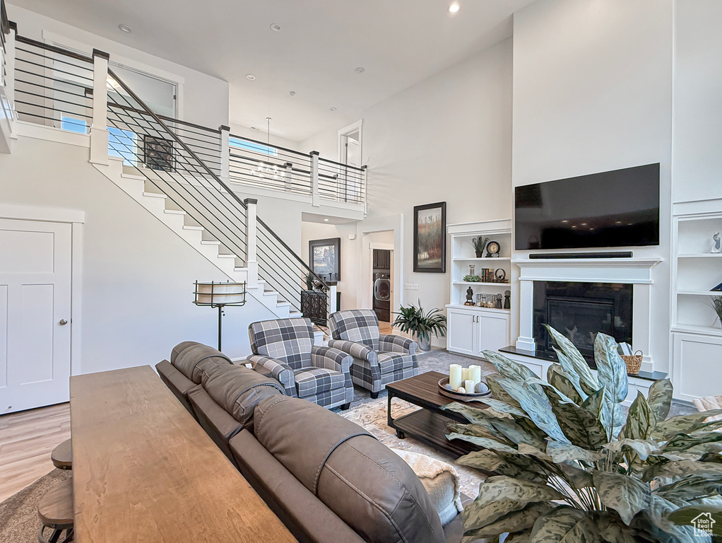 822 E MOUNTAIN RD North Ogden, UT 84414
