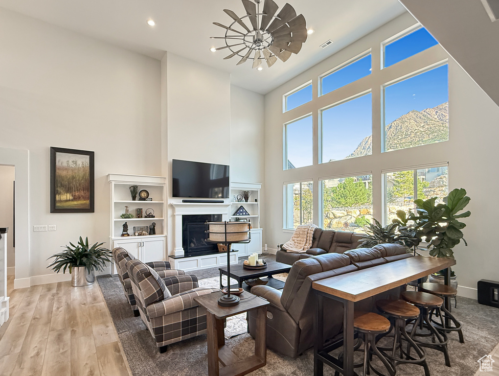 822 E MOUNTAIN RD North Ogden, UT 84414
