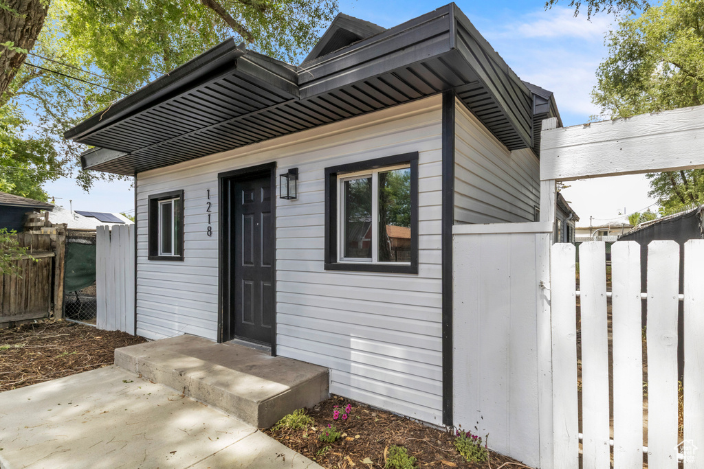 Photo 2 for MLS #2110153 at 1218 W 900 South