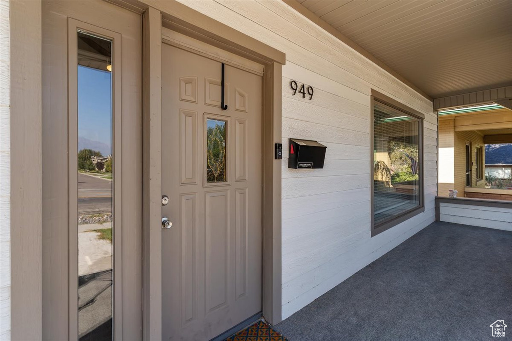 Photo 3 for MLS #2110167 at 949 E 24th St