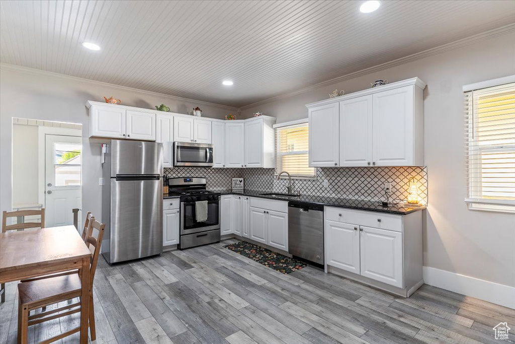 Photo 7 for MLS #2110167 at 949 E 24th St