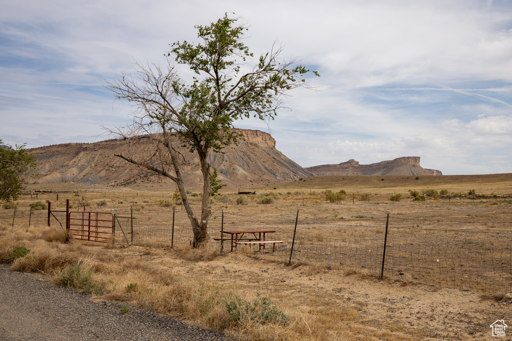 68 N KING ST Thompson, UT 84540