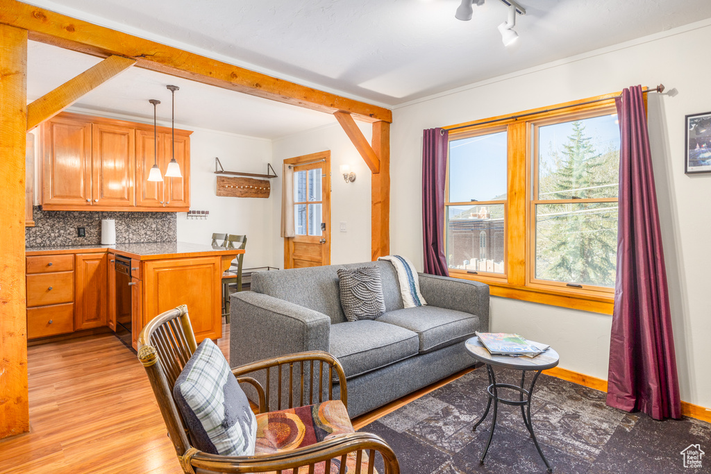 Photo 8 for MLS #2110171 at 1150 Empire Ave #33