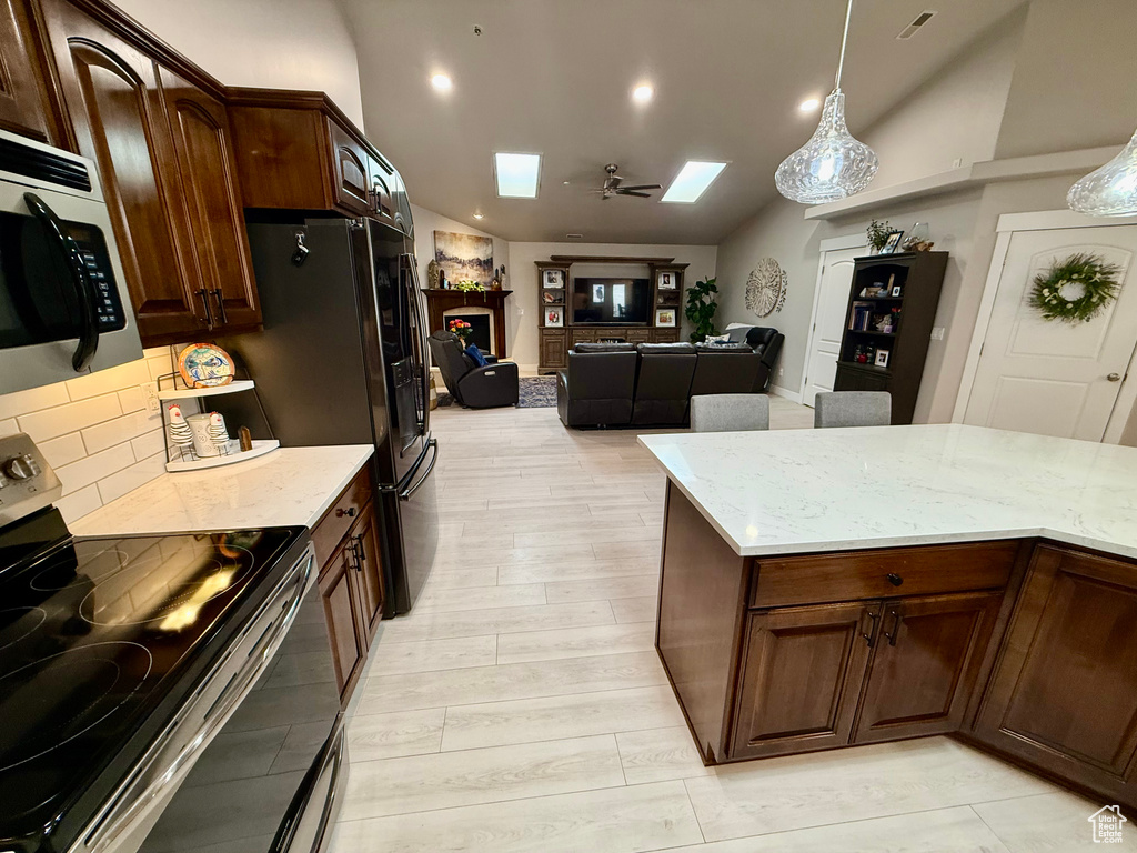 239 BRYCE DR Kaysville, UT 84037