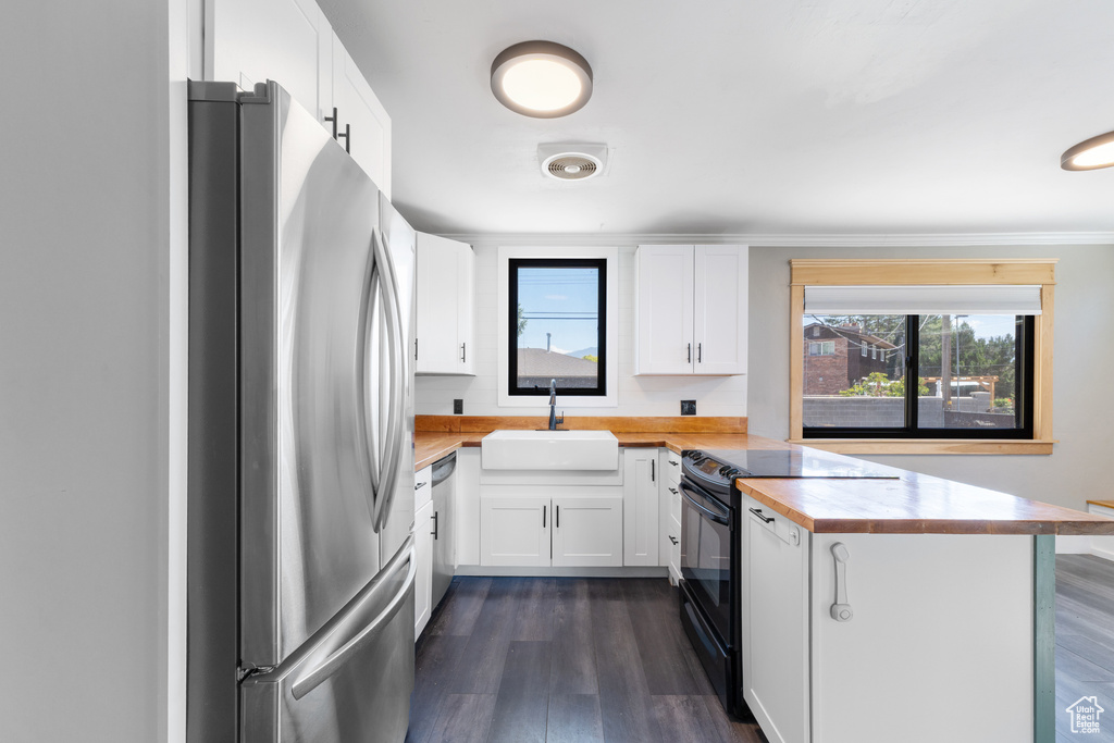 Photo 7 for MLS #2110182 at 4257 S Morris St