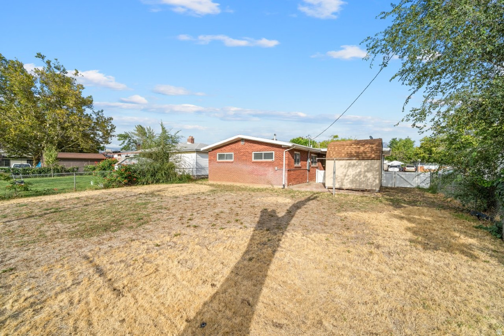 5261 S 2200 W Roy, UT 84067