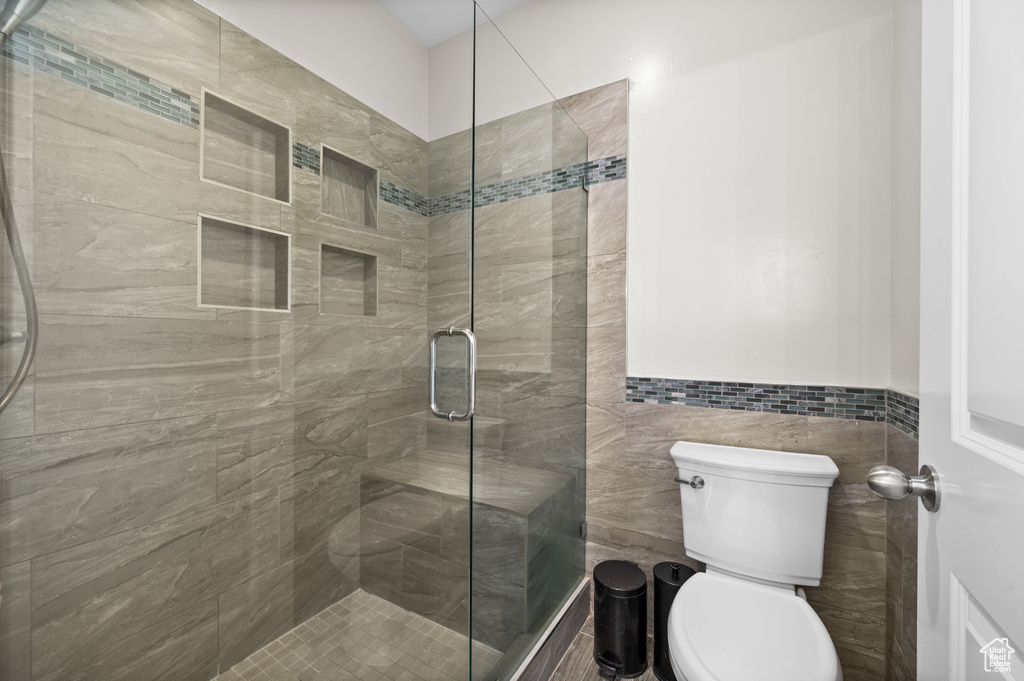 Photo 16 for MLS #2110232 at 2534 W Adelaide Dr