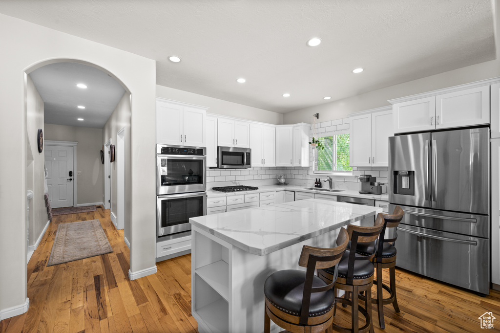 Photo 5 for MLS #2110232 at 2534 W Adelaide Dr
