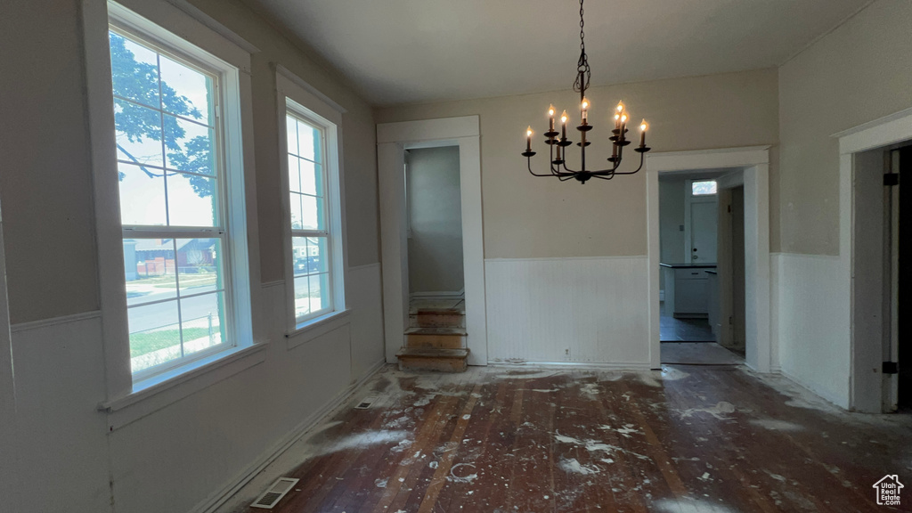 Photo 3 for MLS #2110265 at 902 24th St