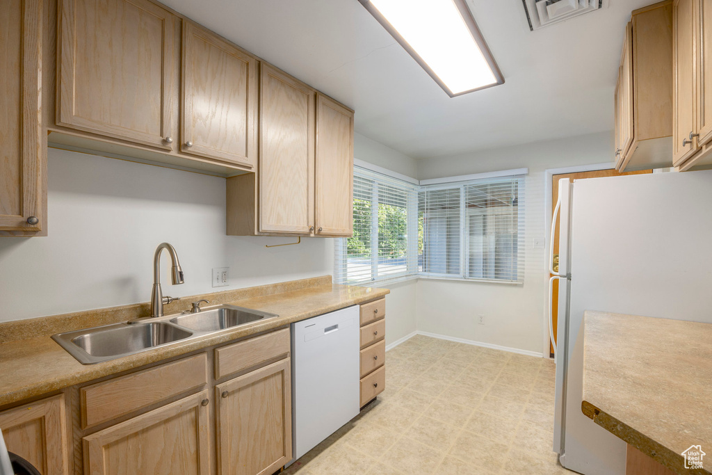 Photo 7 for MLS #2110282 at 1582 E Zenith Ave