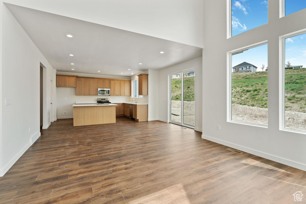 Photo 6 for MLS #2110303 at 6934 W Pointe Cedar Ln #330