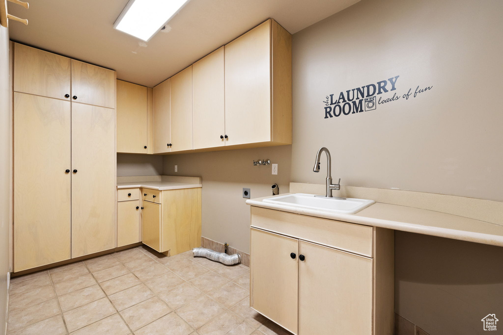 8002 S SIESTA DR Sandy, UT 84093