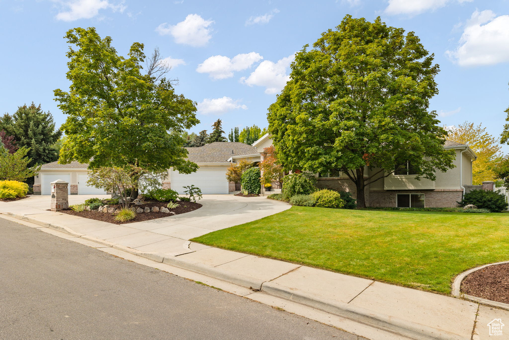 8002 S SIESTA DR Sandy, UT 84093