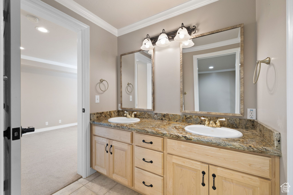 8002 S SIESTA DR Sandy, UT 84093