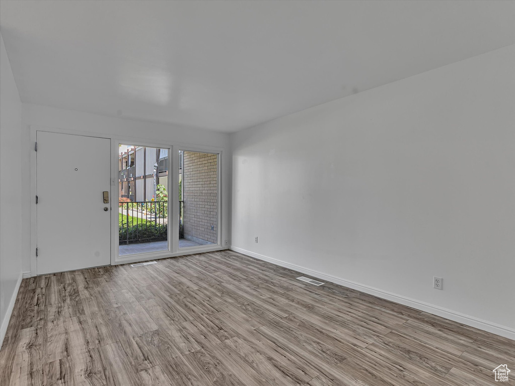 Photo 8 for MLS #2110321 at 2070 E 3335 South #13