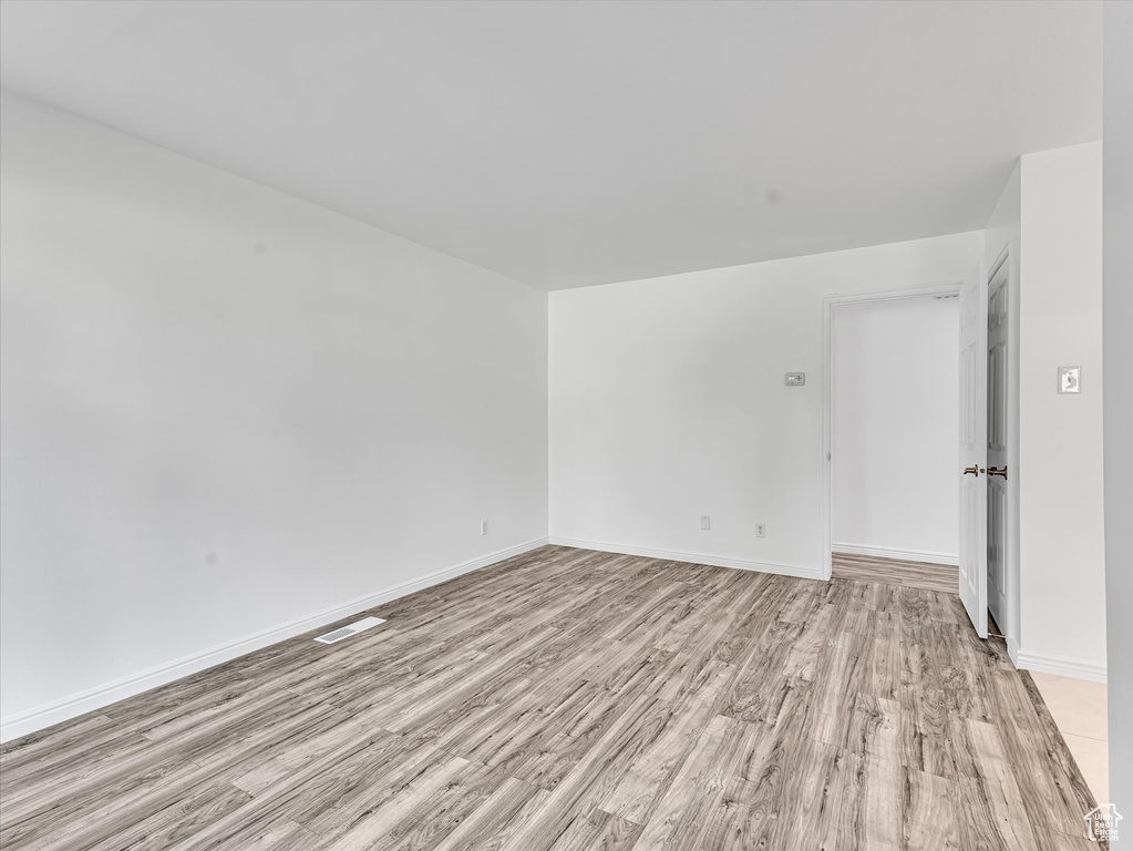 Photo 7 for MLS #2110321 at 2070 E 3335 South #13