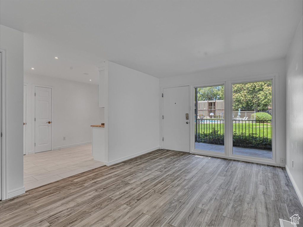 Photo 9 for MLS #2110321 at 2070 E 3335 South #13