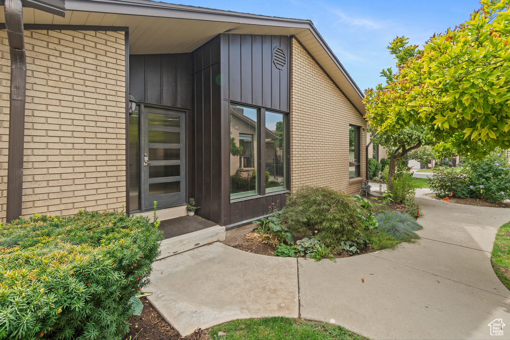 Photo 3 for MLS #2110330 at 3995 S 2280 East