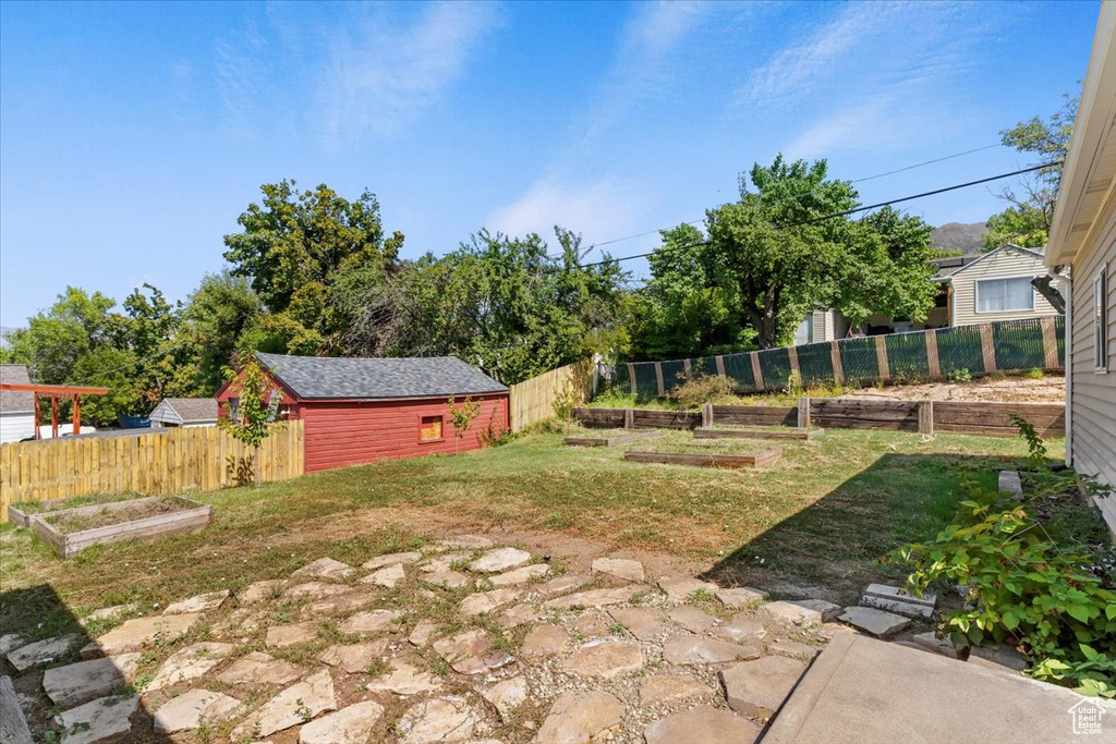 Photo 25 for MLS #2110331 at 3880 Raymond Ave