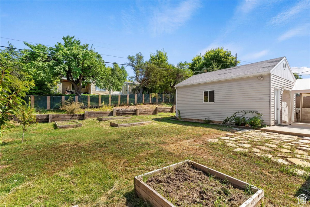 Photo 26 for MLS #2110331 at 3880 Raymond Ave