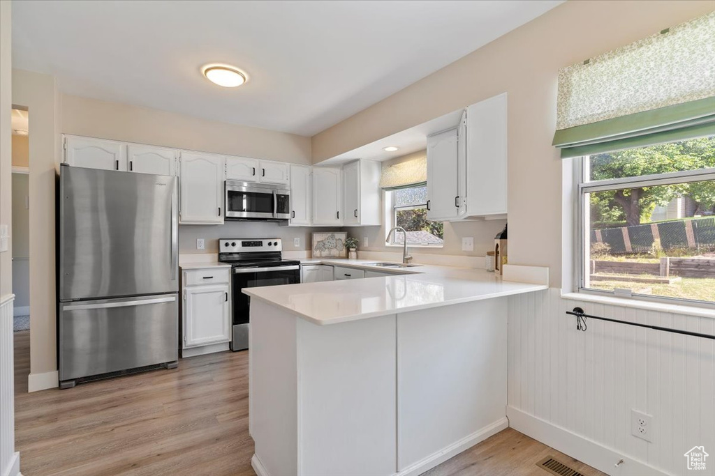 Photo 9 for MLS #2110331 at 3880 Raymond Ave
