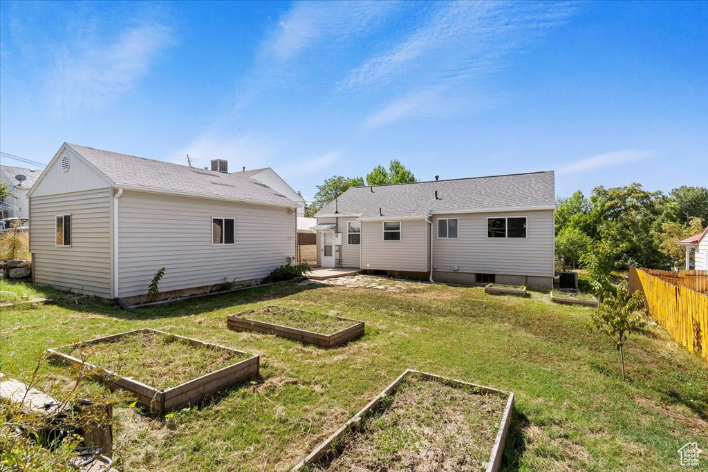 Photo 27 for MLS #2110331 at 3880 Raymond Ave